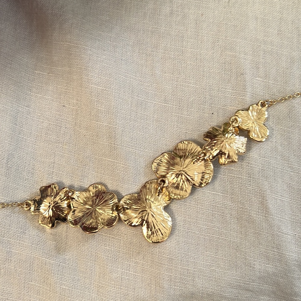 Lauren Conrad very pretty Spring, Summer necklace, 19 1/2” long w/3 1” spacers. - Picture 4 of 4